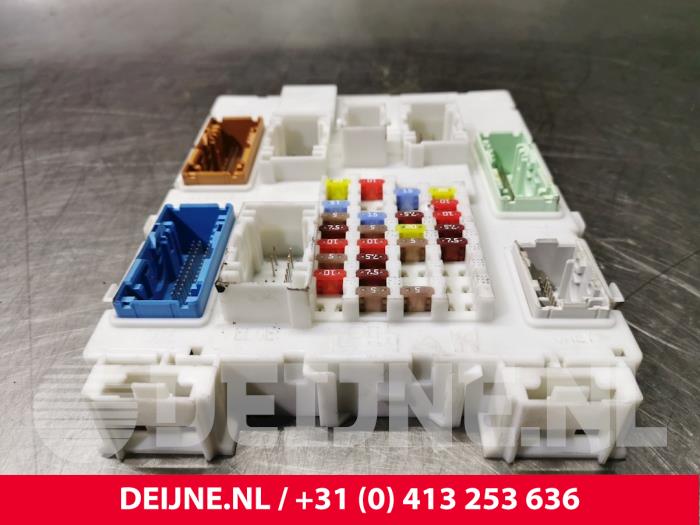 Central electronic module van een Volvo V40 (MV) 1.6 D2 2015