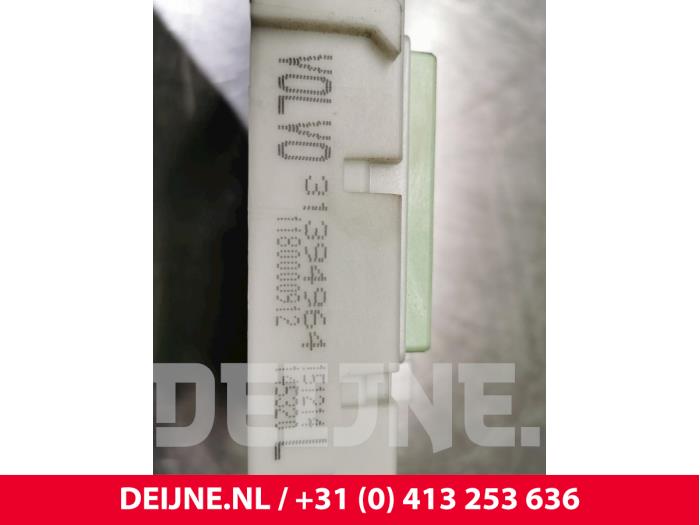 Central electronic module van een Volvo V40 (MV) 1.6 D2 2015