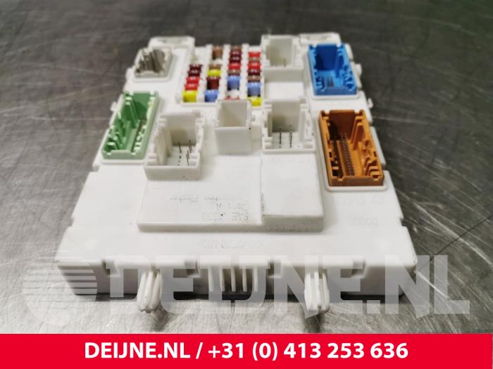 Central electronic module van een Volvo V40 (MV) 1.6 D2 2015