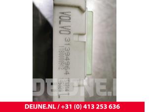 Volvo V40 Central electronic Modul O29381 foto 2