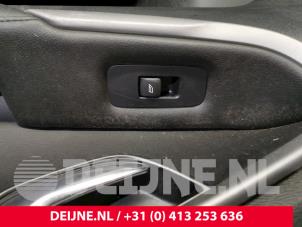 Volvo V40 Türverkleidung 4-türig rechts vorne O29386 photo 2