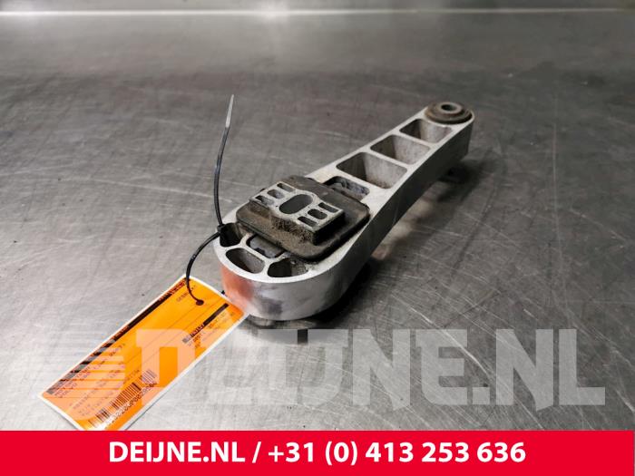 Gebruikte Motorrubber Volvo S80 (AR/AS) 4.4 V8 32V AWD Prijs € 25,00 Margeregeling aangeboden door van Deijne Onderdelen Uden B.V.