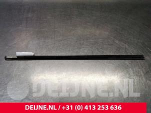 Volvo V70 Window rubber O29632 photo 2