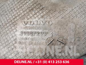 Volvo V90 Veerschotel rechts-achter O29727 foto 2