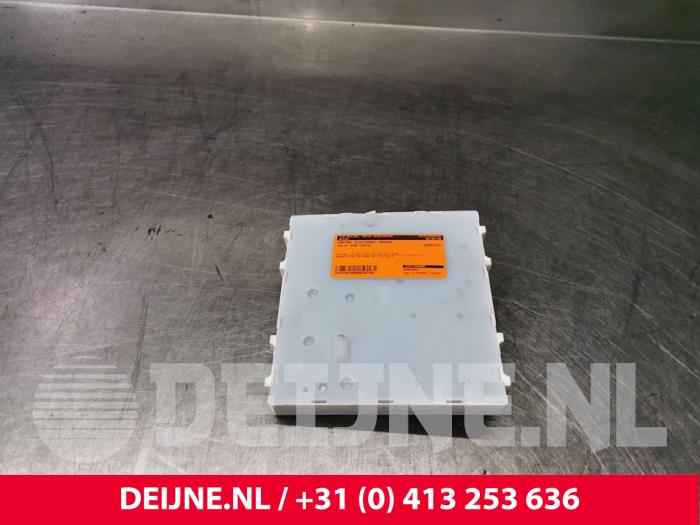 Central electronic module van een Volvo V90 II (PW) 2.0 D4 16V 2018