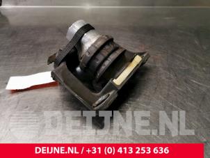 Volvo V90 Engine mount O29825 photo 2