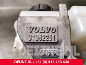Volvo V90 Hoofdremcilinder O29850 foto 3