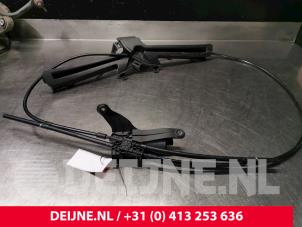 Gebruikte Bagageruimte Dekzeil Volvo V90 II (PW) 2.0 D4 16V Prijs € 150,00 Margeregeling aangeboden door van Deijne Onderdelen Uden B.V.