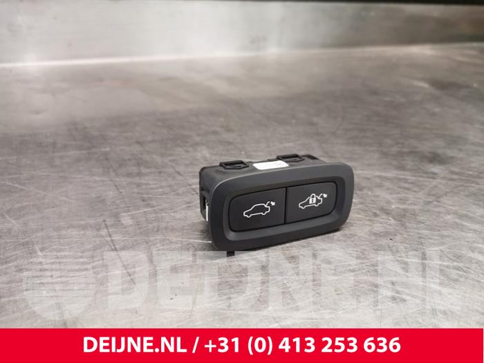 Volvo XC90 Schalter Heckklappe O30082