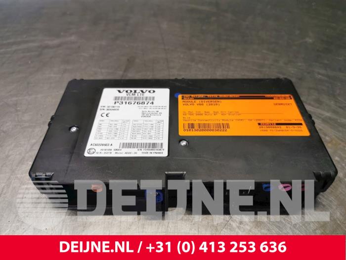 Gebruikte Module (diversen) Volvo V60 II (ZW) 2.0 D4 16V Prijs € 850,00 Margeregeling aangeboden door van Deijne Onderdelen Uden B.V.