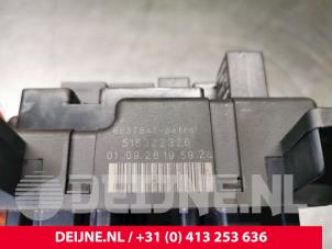 Volvo V70 Zekeringkast O30257 foto 3