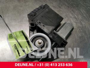 Volvo XC90 Door window motor O30272 photo 2