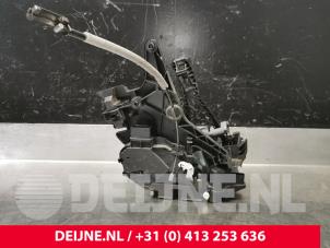 Gebruikte Deurslot Mechaniek 4Deurs rechts-achter Volvo V70 (BW) 2.4 D5 20V Prijs € 60,00 Margeregeling aangeboden door van Deijne Onderdelen Uden B.V.