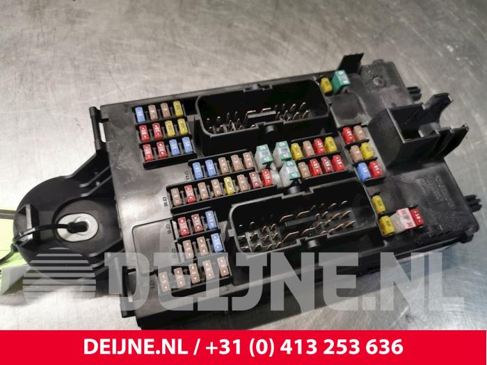 Volvo XC90 Fuse box O30337