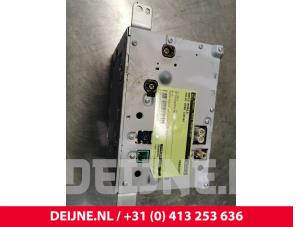 Gebruikte Radio module Volvo XC90 II 2.0 D5 16V AWD Prijs € 975,00 Margeregeling aangeboden door van Deijne Onderdelen Uden B.V.