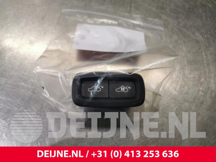 Volvo XC90 Schalter Heckklappe O30543