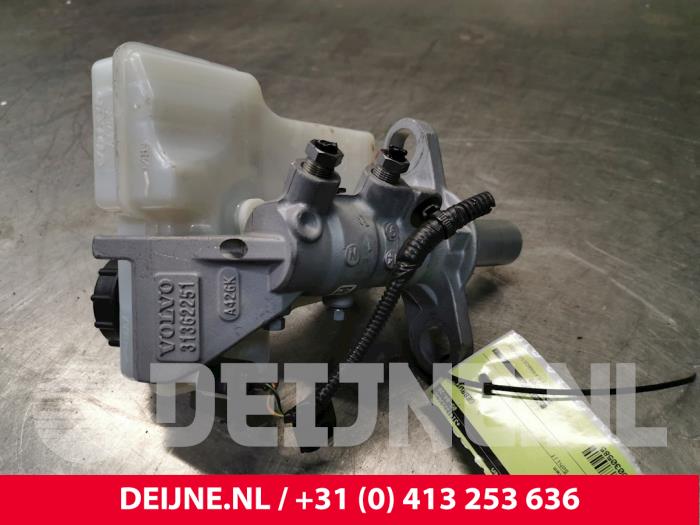 Volvo XC90 Master cylinder O30585