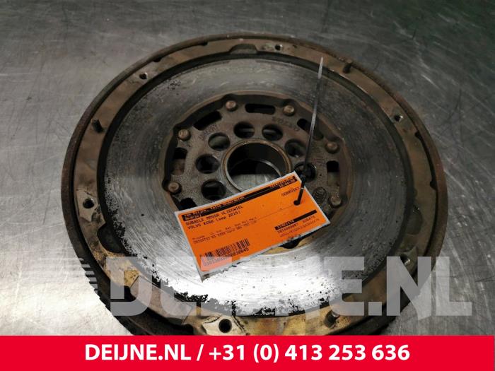 Gebruikte Vliegwiel dubbele massa Volvo XC60 I (DZ) 2.4 D5 20V 220 AWD Prijs € 150,00 Margeregeling aangeboden door van Deijne Onderdelen Uden B.V.