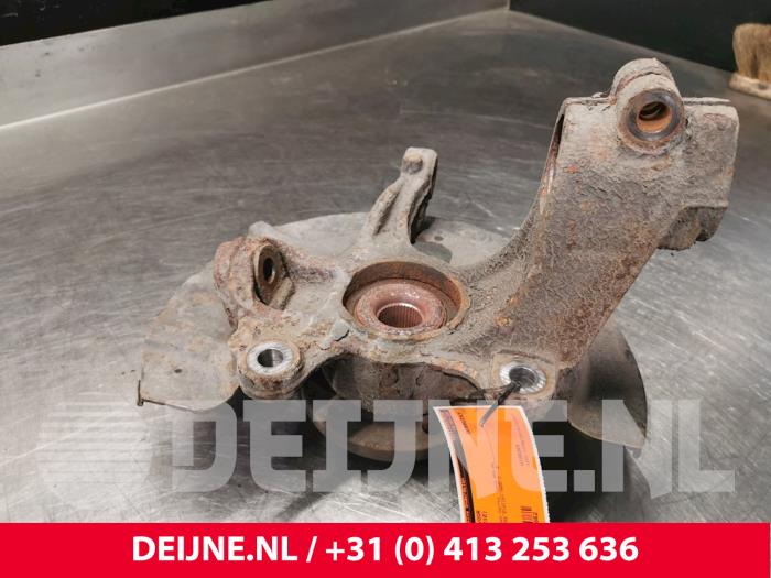 Volvo V70 Knuckle, front left O30662