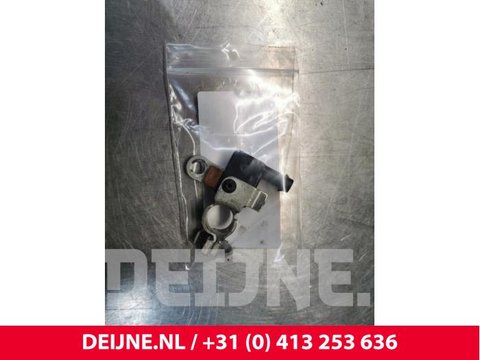 Gebruikte Accu sensor Volvo XC90 II 2.0 D5 16V AWD Prijs € 40,00 Margeregeling aangeboden door van Deijne Onderdelen Uden B.V.