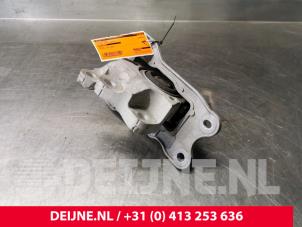 Volvo XC90 Motorsteun O30845 foto 2