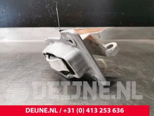 Gebruikte Motorrubber Volvo XC90 II 2.0 D5 16V AWD Prijs € 75,00 Margeregeling aangeboden door van Deijne Onderdelen Uden B.V.