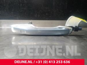 Gebruikte Portiergreep 4Deurs links-achter Volvo XC90 II 2.0 T8 16V Twin Engine AWD Prijs € 75,00 Margeregeling aangeboden door van Deijne Onderdelen Uden B.V.