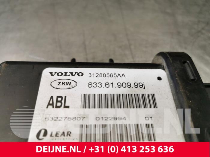 Xenon module van een Volvo V70 (BW) 2.0 D3 20V 2011