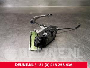 Gebruikte Deurslot Mechaniek 4Deurs rechts-voor Volvo XC90 II 2.0 D5 16V AWD Prijs € 150,00 Margeregeling aangeboden door van Deijne Onderdelen Uden B.V.