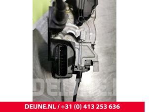 Volvo XC90 Front door lock mechanism 4-door, right O31174 photo 3