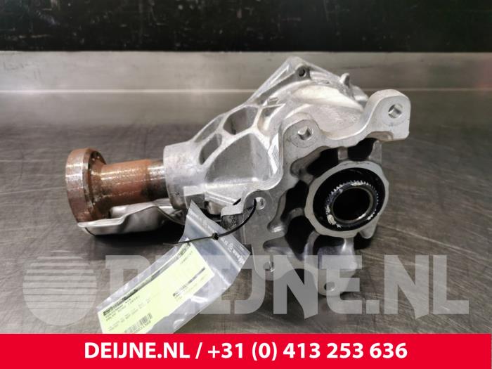 Gebruikte Tussenbak 4x4 Volvo XC60 II (UZ) 2.0 T5 16V AWD Prijs € 650,00 Margeregeling aangeboden door van Deijne Onderdelen Uden B.V.