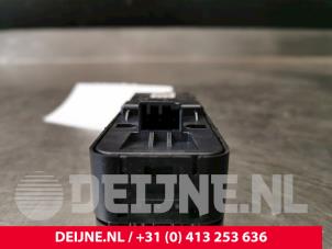 Volvo V40 Electric window switch O31441 photo 3
