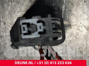 Volvo S60 Taillight, left O31626 photo 3
