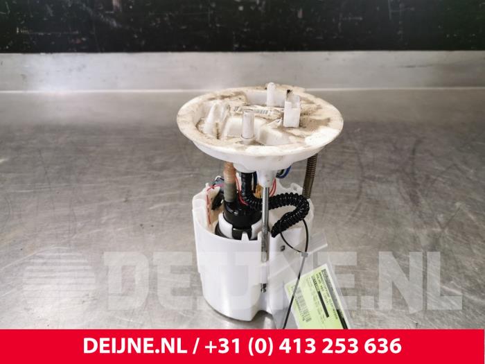 Gebruikte Tank element Pomp Volvo V60 I (FW/GW) 2.4 D6 20V Plug-in Hybrid AWD Prijs € 50,00 Margeregeling aangeboden door van Deijne Onderdelen Uden B.V.