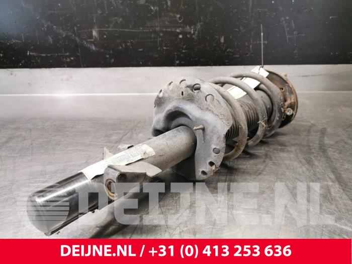 Volvo V60 Schokdemperpoot rechts-voor O31792