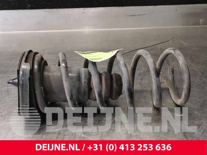 Volvo V60 Schroefveer achter O31801