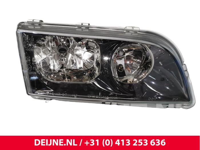 Volvo V40 Headlight, right O9990000015