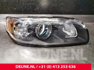 Nieuwe Koplamp rechts Volvo S40 Prijs € 152,46 Inclusief btw aangeboden door van Deijne Onderdelen Uden B.V.