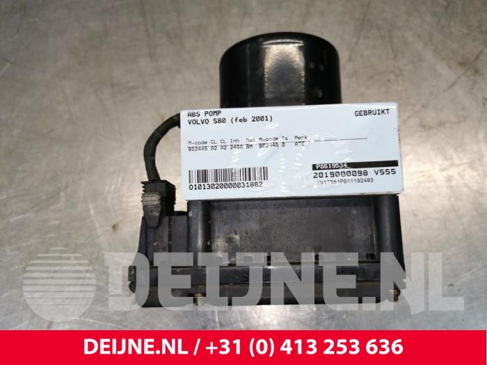 Gebruikte ABS Pomp Volvo S80 (TR/TS) 2.4 SE 20V 170 Prijs € 70,00 Margeregeling aangeboden door van Deijne Onderdelen Uden B.V.