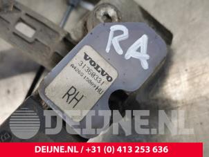 Volvo XC90 Xenon hoogteregelaar O31990 foto 2