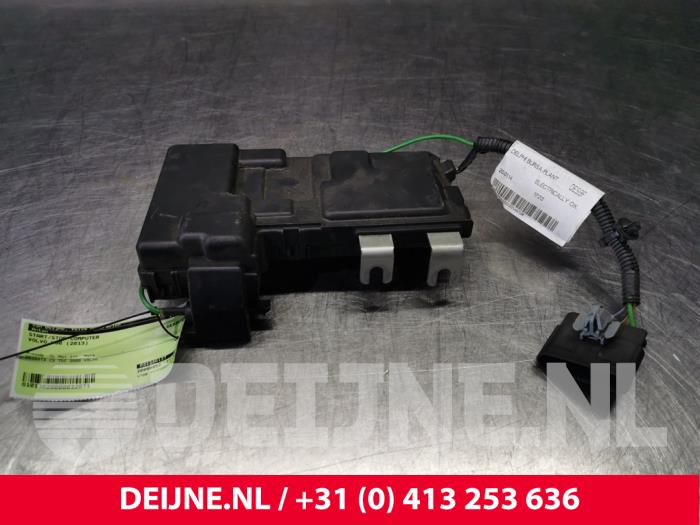 Gebruikte Start/Stop computer Volvo V60 I (FW/GW) 2.0 D3 20V Prijs € 40,00 Margeregeling aangeboden door van Deijne Onderdelen Uden B.V.