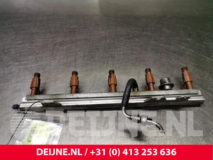 Gebruikte Verstuiver brug Volvo XC70 (SZ) XC70 2.4 T 20V Prijs € 50,00 Margeregeling aangeboden door van Deijne Onderdelen Uden B.V.