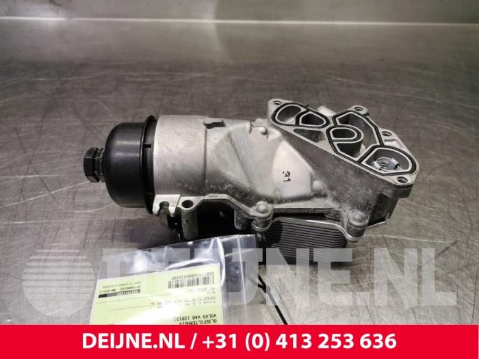 Gebruikte Oliefilterhuis Volvo V40 (MV) 1.6 D2 Prijs € 50,00 Margeregeling aangeboden door van Deijne Onderdelen Uden B.V.