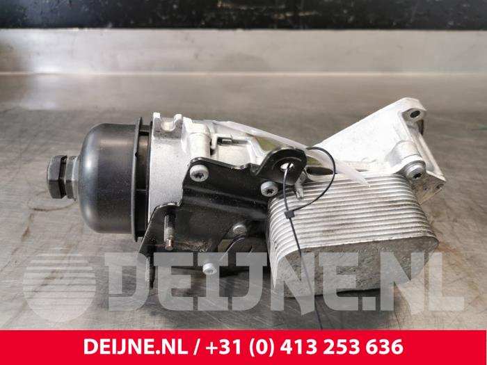 Gebruikte Oliefilterhuis Volvo V40 (MV) 1.6 D2 Prijs € 50,00 Margeregeling aangeboden door van Deijne Onderdelen Uden B.V.