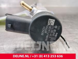 Volvo V70 Einspritzdüse (Einspritzer) O32374 foto 3