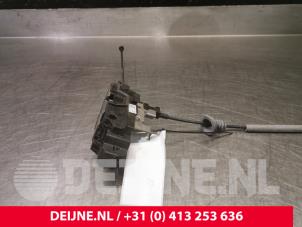 Volvo XC90 Türschlossmechanik 4-türig links vorne O32408 foto 2
