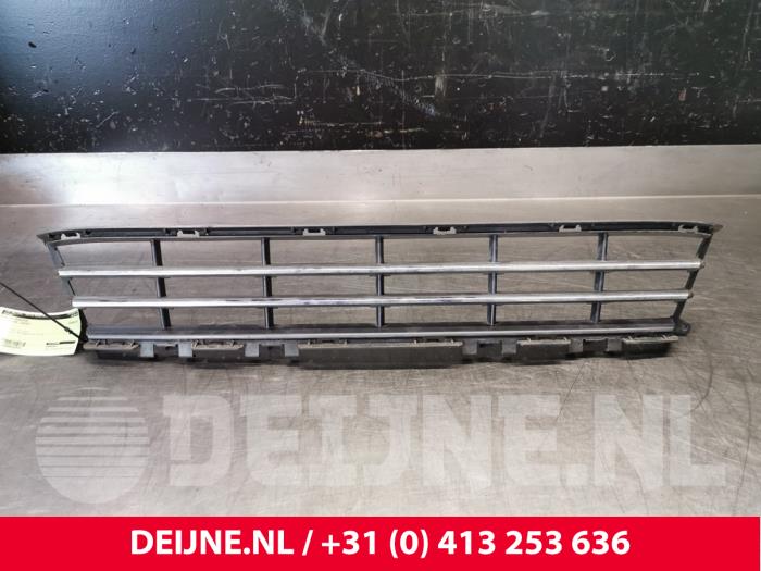 Volvo V70 Bumper Rooster O32521