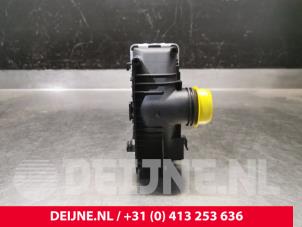 Mercedes Sprinter Intercooler O9990000493 foto 3