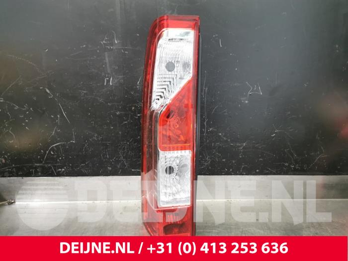Opel Movano Achterlicht links O9990000413