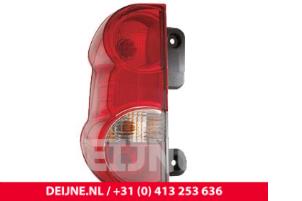 Nieuwe Achterlicht links Nissan NV200 Prijs € 68,97 Inclusief btw aangeboden door van Deijne Onderdelen Uden B.V.